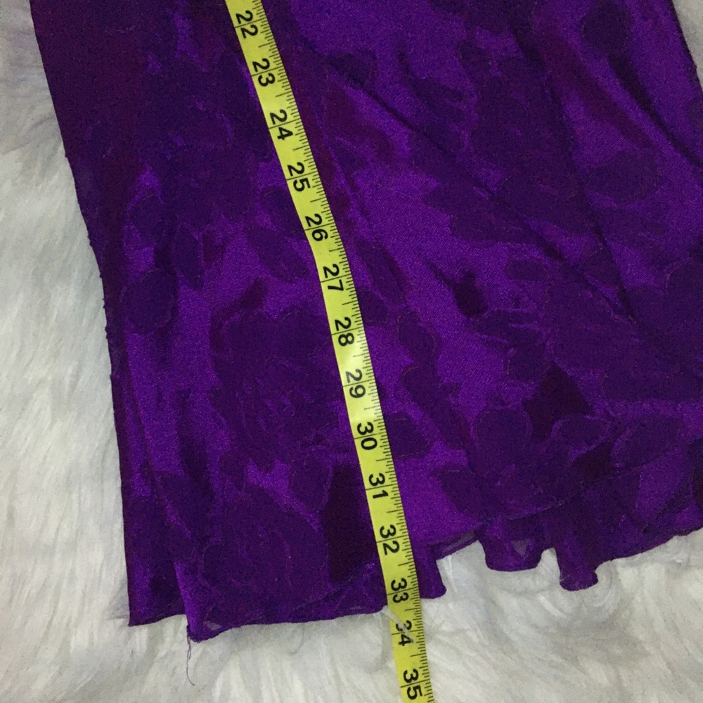 Gorgeous Victoria’s Secret Lace Up Chemise Nightgown Beautiful Purple EUC - Picture 8 of 8